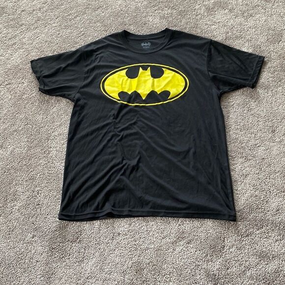 Batman Top SIZE L 2️⃣8️⃣ - Picture 1 of 3
